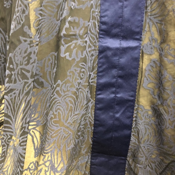 Blue Velvet Shawl - Picture 6 of 10